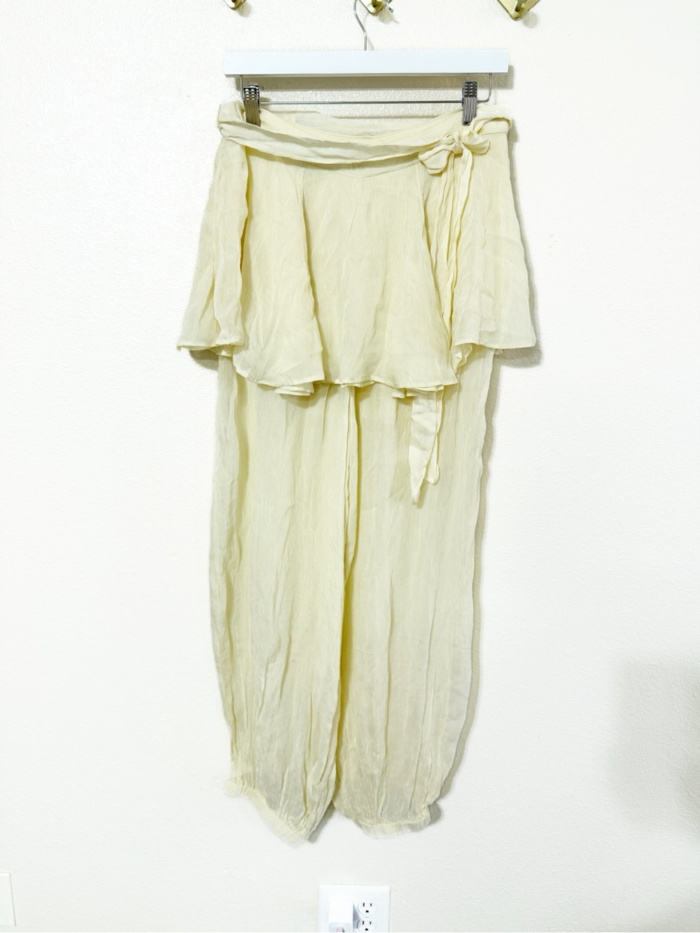 Free People Tongue Tied Ivory Butter Yellow Sheer Ballet Balloon Pants NEW - Picture 4 of 7